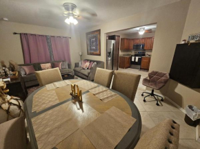 Cozy & Spacious 2 Bedroom Haven - - Non Smoking